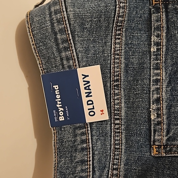 Old Navy Mid-rise Boyfriend jeans shorts blue medium wash distressed summer plus - Picture 6 of 17